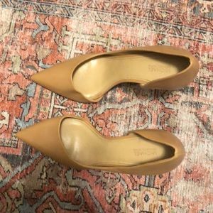 Gorgeous size 8 Michael Kors camel heels